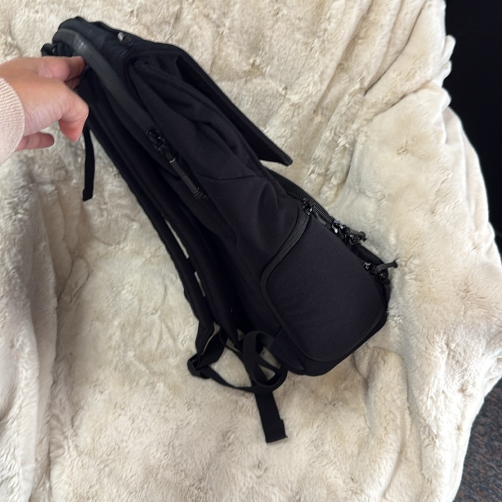 Brevite The Runner Camera Backpack - image 7